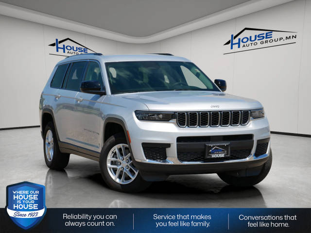 2023 Jeep Grand Cherokee L Laredo 4WD photo