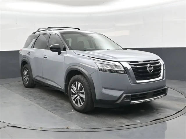 2023 Nissan Pathfinder SL 4WD photo