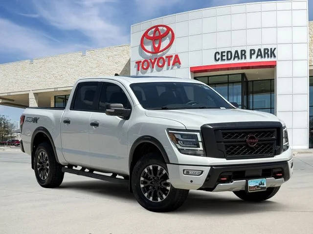 2023 Nissan Titan PRO-4X 4WD photo