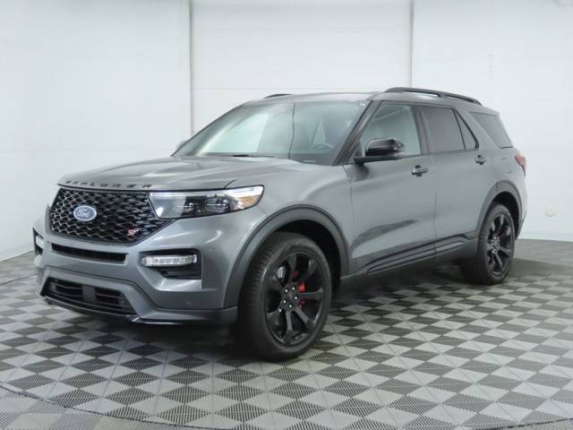 2023 Ford Explorer ST 4WD photo