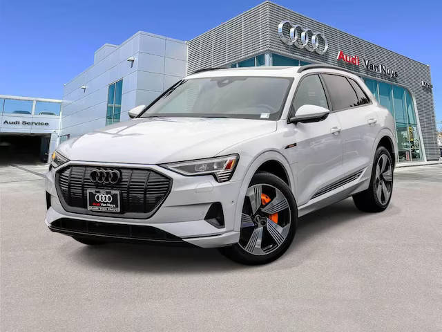 2023 Audi e-tron Premium Plus AWD photo