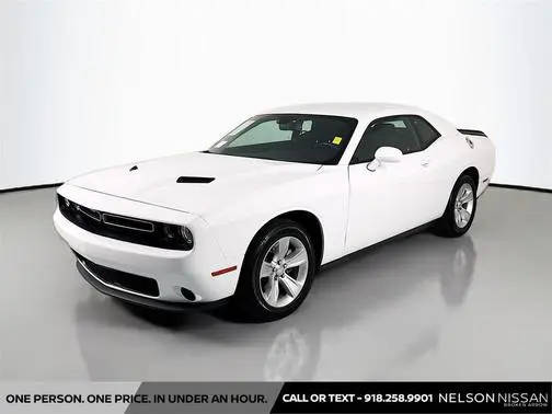 2023 Dodge Challenger SXT RWD photo