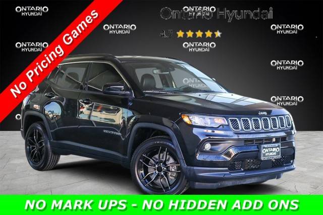 2023 Jeep Compass Latitude Lux 4WD photo