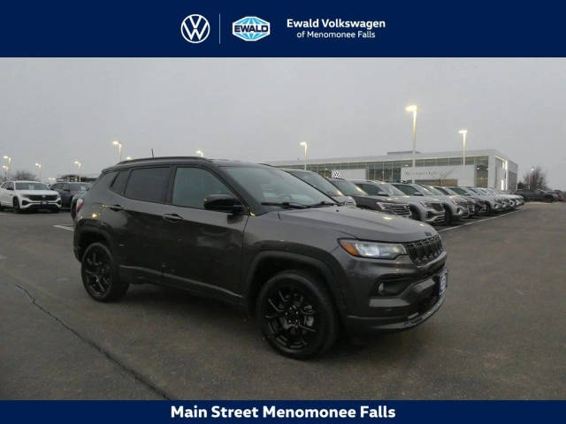2023 Jeep Compass Altitude 4WD photo