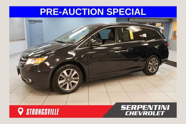 2016 Honda Odyssey Touring Elite FWD photo