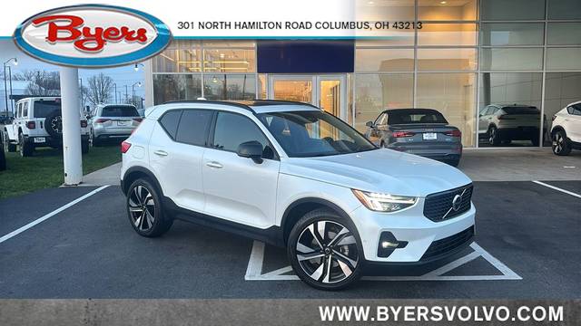 2023 Volvo XC40 Plus Dark Theme AWD photo