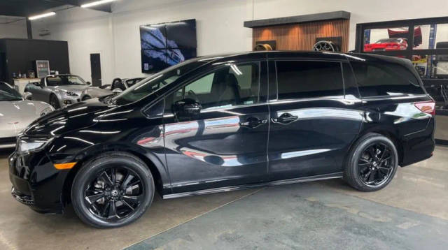 2023 Honda Odyssey Sport FWD photo