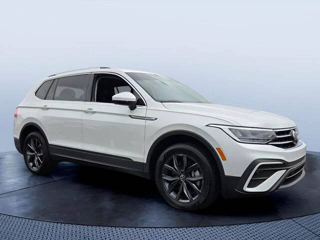 2023 Volkswagen Tiguan SE FWD photo