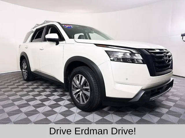 2023 Nissan Pathfinder SL 4WD photo