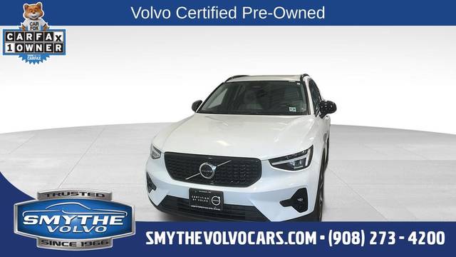 2023 Volvo XC40 Plus Dark Theme AWD photo