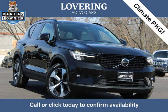 2023 Volvo XC40 Plus Dark Theme AWD photo