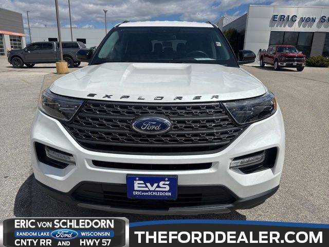 2023 Ford Explorer XLT 4WD photo