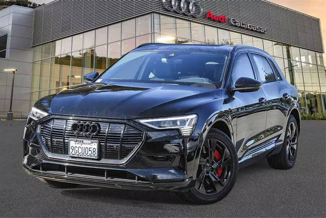 2023 Audi e-tron Premium AWD photo