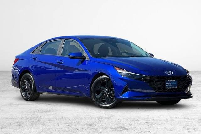 2023 Hyundai Elantra SEL FWD photo