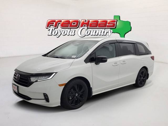 2023 Honda Odyssey Sport FWD photo