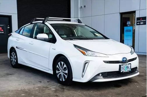 2022 Toyota Prius XLE AWD photo