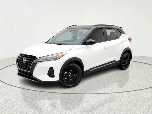 2023 Nissan Kicks SR FWD photo