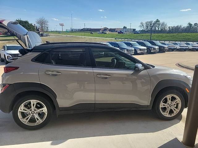 2023 Hyundai Kona SEL FWD photo