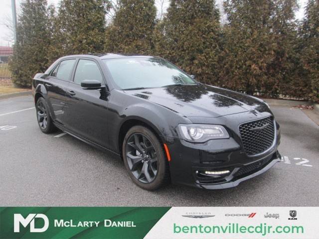 2023 Chrysler 300 Touring L RWD photo