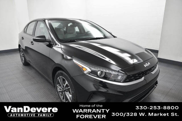 2023 Kia Forte LXS FWD photo