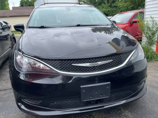 2021 Chrysler Voyager LXi FWD photo