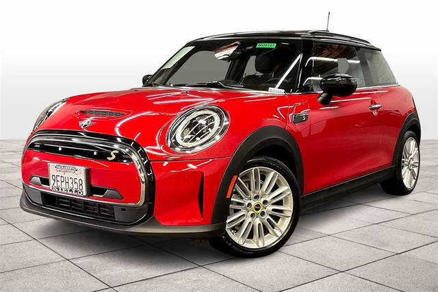 2023 MINI Hardtop 2 Door Cooper SE FWD photo