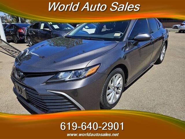 2023 Toyota Camry LE FWD photo