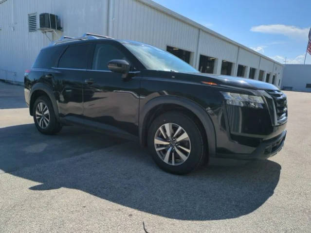 2023 Nissan Pathfinder SL FWD photo