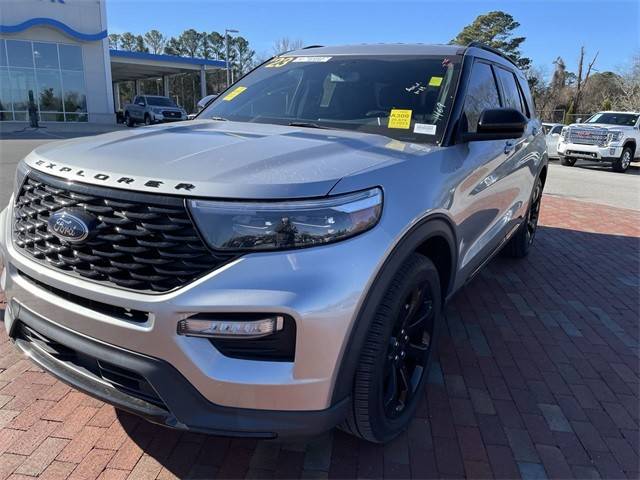2023 Ford Explorer ST-Line RWD photo