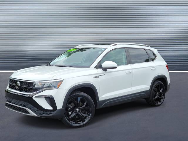 2023 Volkswagen Taos SE AWD photo