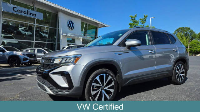 2023 Volkswagen Taos SE AWD photo