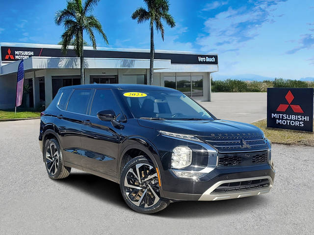 2023 Mitsubishi Outlander SE FWD photo