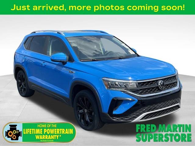 2023 Volkswagen Taos SE AWD photo