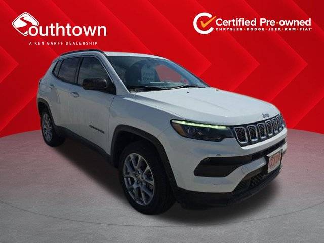 2023 Jeep Compass Latitude Lux 4WD photo