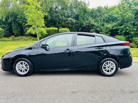 2021 Toyota Prius LE FWD photo