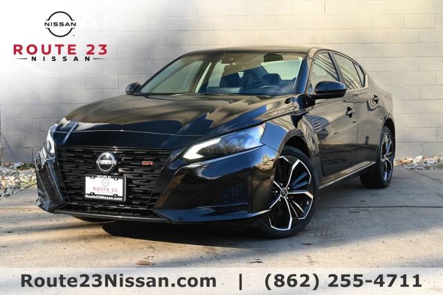 2023 Nissan Altima 2.5 SR AWD photo