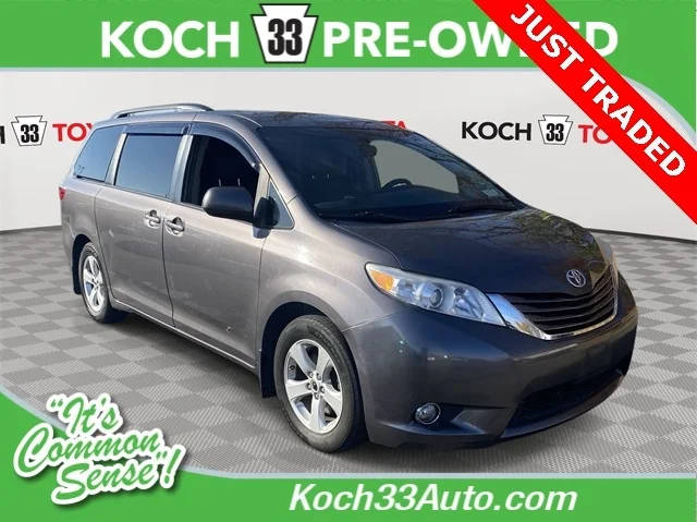 2015 Toyota Sienna LE FWD photo