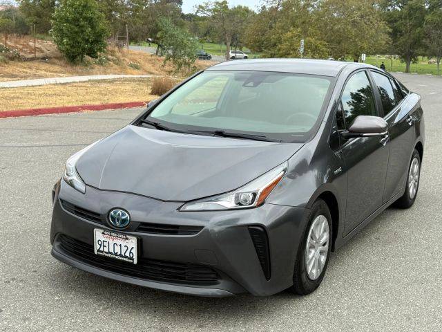 2021 Toyota Prius L Eco FWD photo