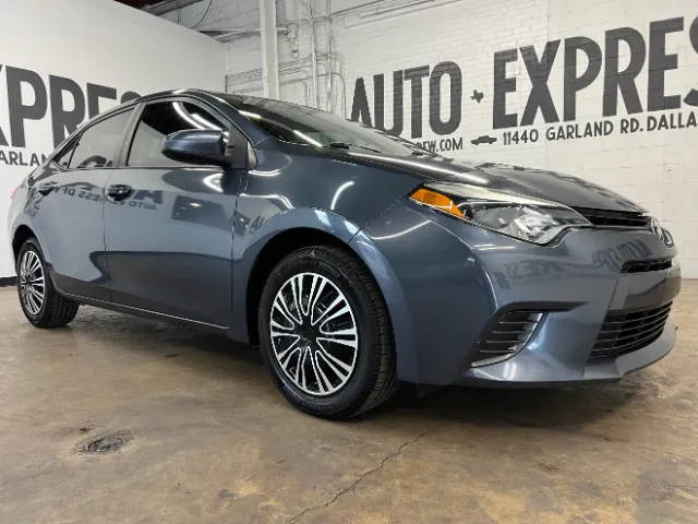 2015 Toyota Corolla LE FWD photo