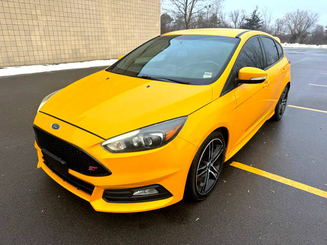 2015 Ford Focus ST FWD photo