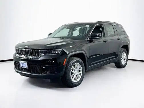 2023 Jeep Grand Cherokee Laredo 4WD photo