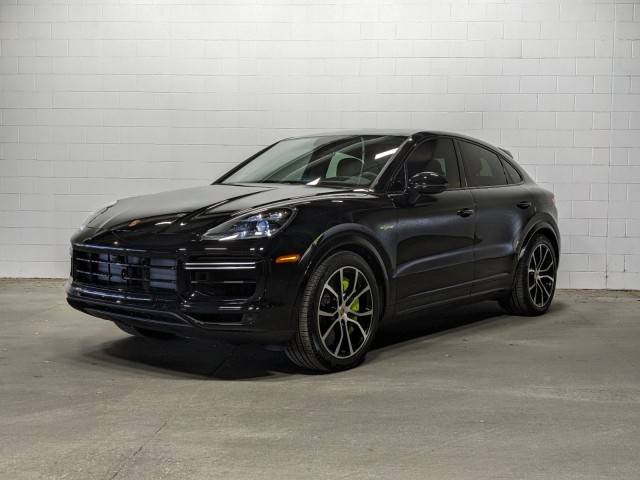 2023 Porsche Cayenne Coupe Turbo S E-Hybrid AWD photo