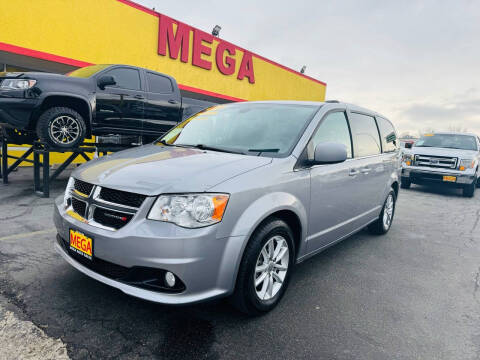 2019 Dodge Grand Caravan SXT FWD photo