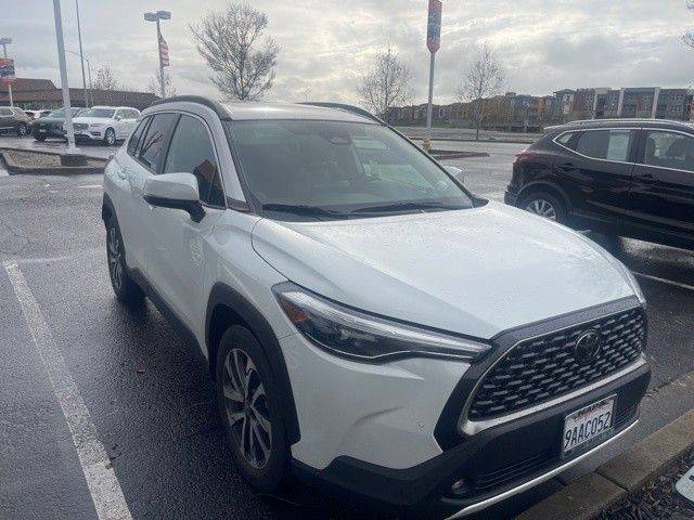 2023 Toyota Corolla Cross XLE AWD photo