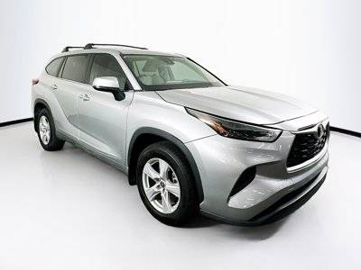 2023 Toyota Highlander L FWD photo