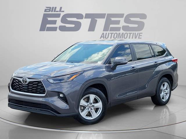 2023 Toyota Highlander LE FWD photo
