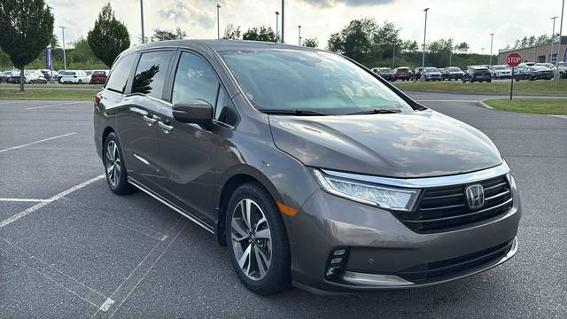 2023 Honda Odyssey Touring FWD photo