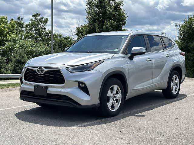 2023 Toyota Highlander LE FWD photo