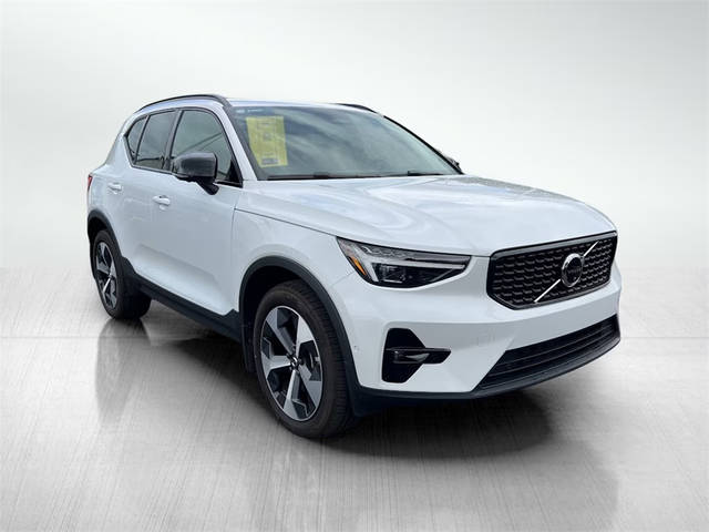 2023 Volvo XC40 Ultimate Dark Theme AWD photo