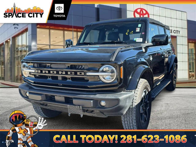 2023 Ford Bronco 4 Door Outer Banks 4WD photo